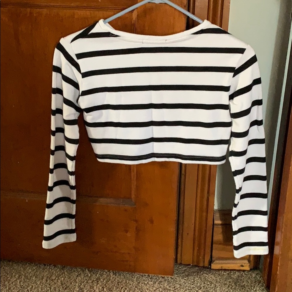 Cropped top - Picture 2 of 2